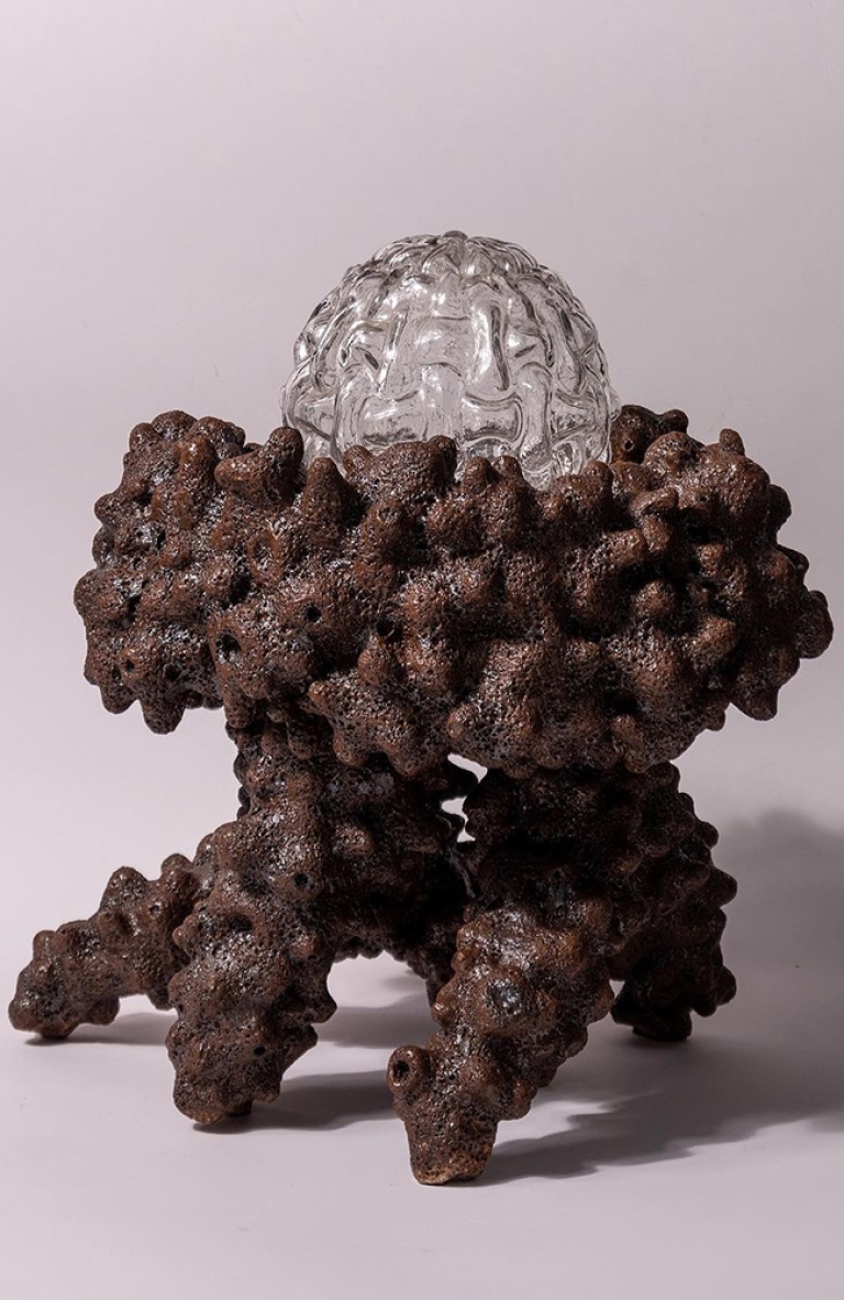Nueva exposición de Galería Biophilia reúne a la cerámica chilena contemporánea