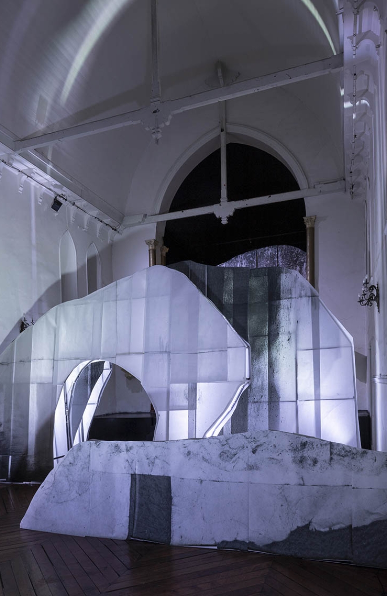 Exposición «Un elefante y un paisaje» de Elena Loson: Expandir los límites del dibujo