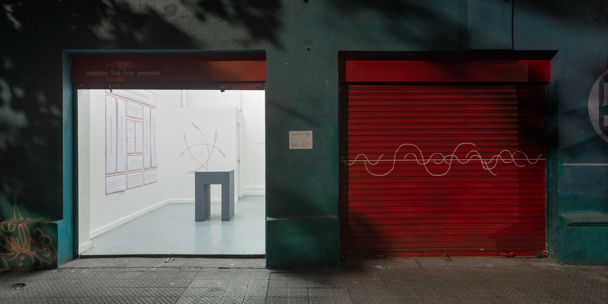 Cuatro mujeres, dos palabras, un corifeo y una epopeya común: la geografía afectiva de Natalia Lassalle-Morillo.