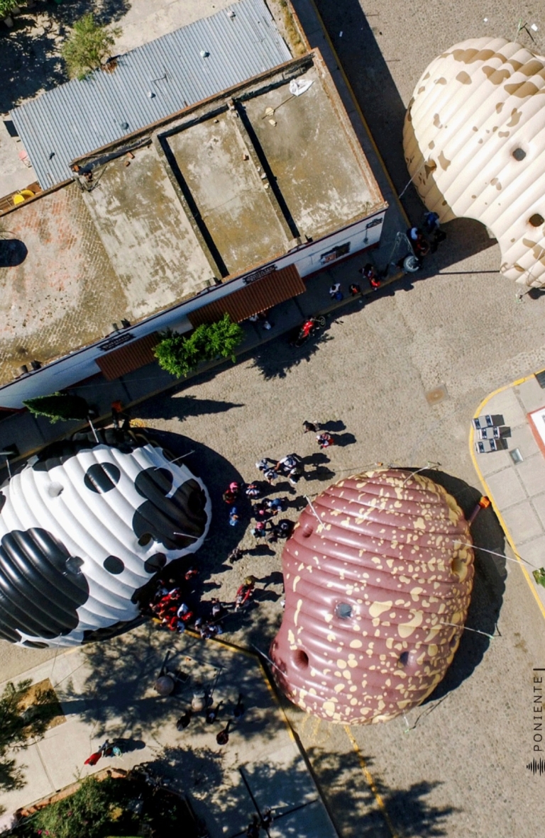 Bolsas Bolsón: Supra reciclaje, comunidad y arquitectura efímera en México