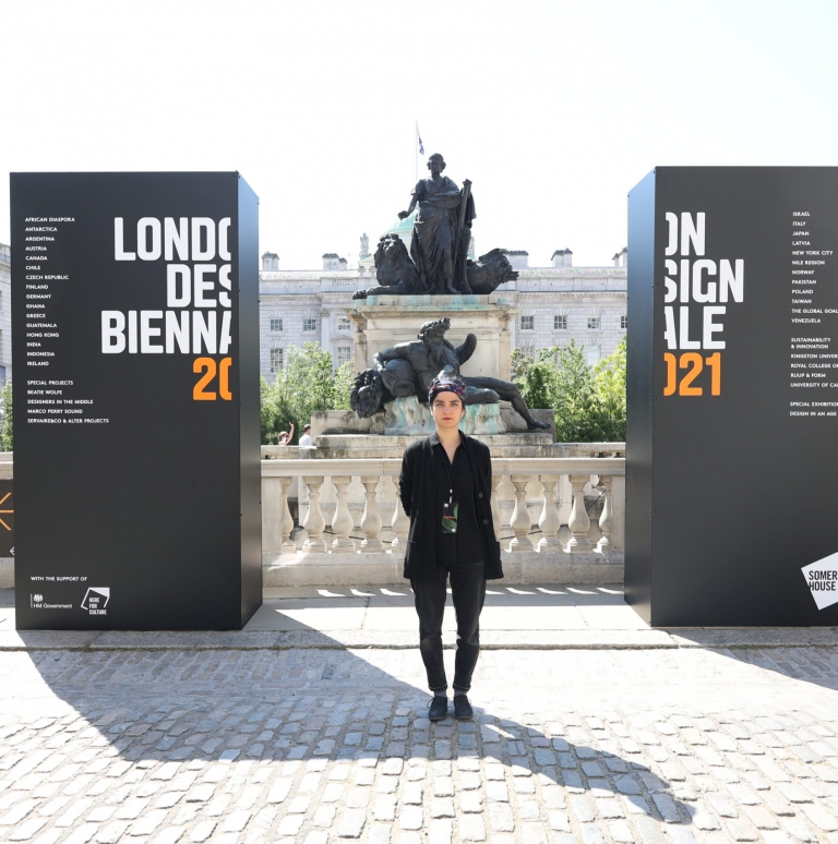 El proceso detrás de “Resonancias Tectónicas”, el pabellón chileno que ganó oro en la Bienal de Diseño de Londres