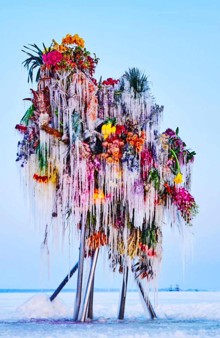 Azuma Makoto y las flores: «Capturo el momento de la belleza y las entrego como nuevas obras de arte»