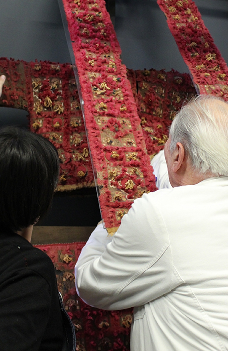 Pilar Alliende y la colección textil del Museo Precolombino: contando la historia del arte mayor de los Andes