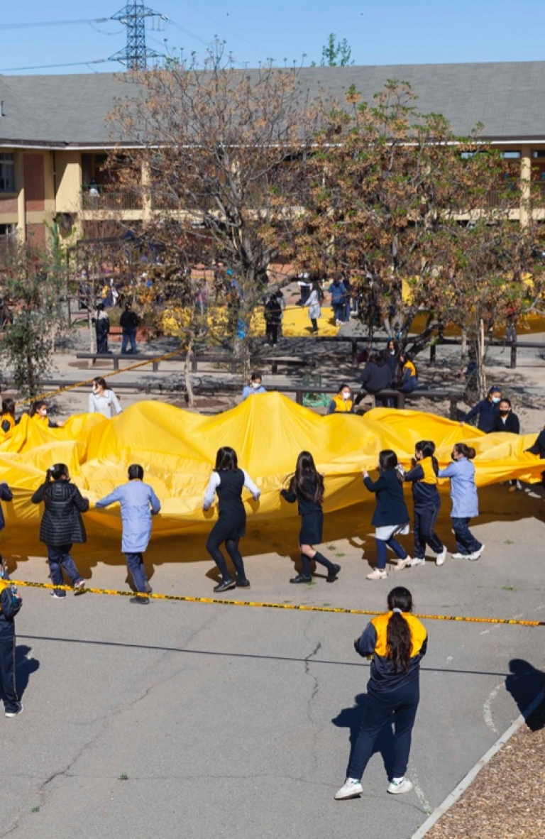 Patio Vivo resignifica los patios escolares a través de la arquitectura y el juego