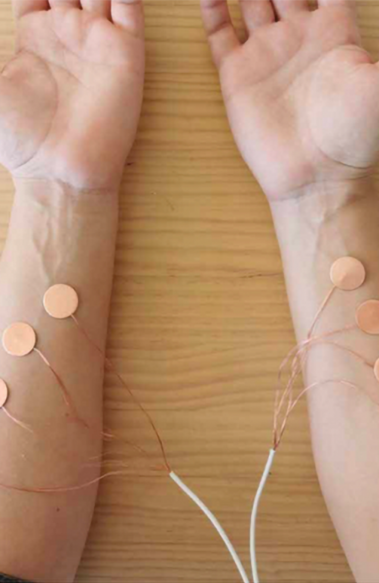 Tratado sobre el Aura de Clarisa Menteguiaga: una performance que une arte, danza y tecnología