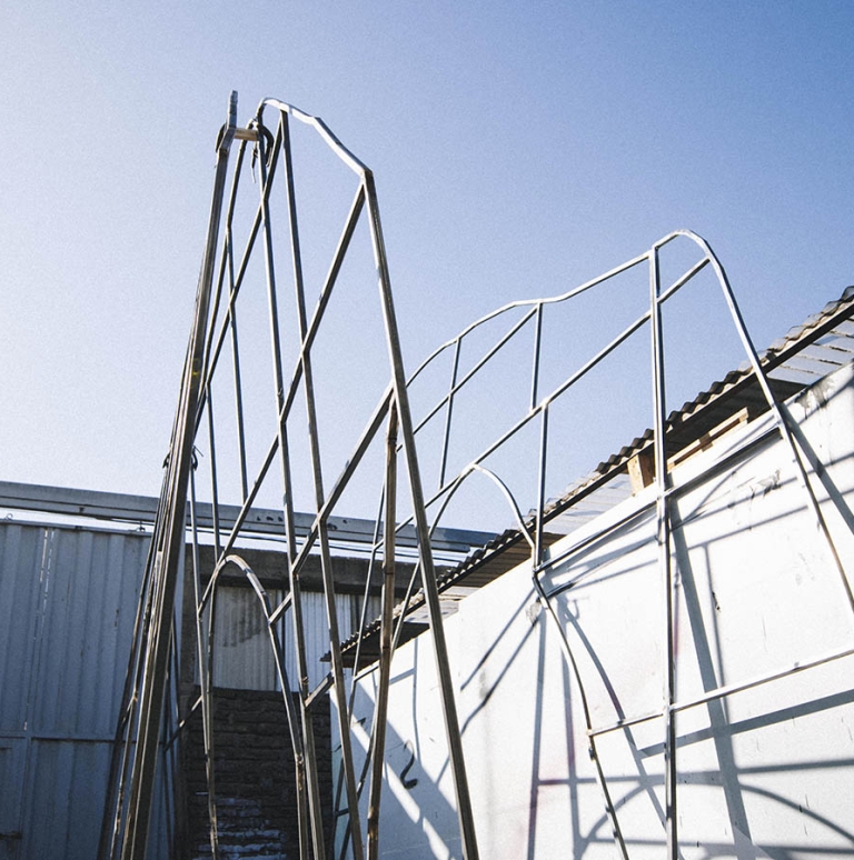 Exposición «Un elefante y un paisaje» de Elena Loson: Expandir los límites del dibujo