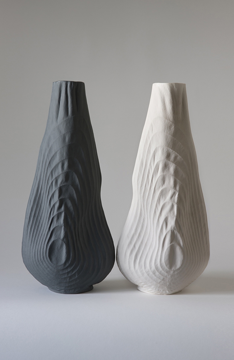 La cerámica y el textil unidos en la obra de Bernardita Cossio