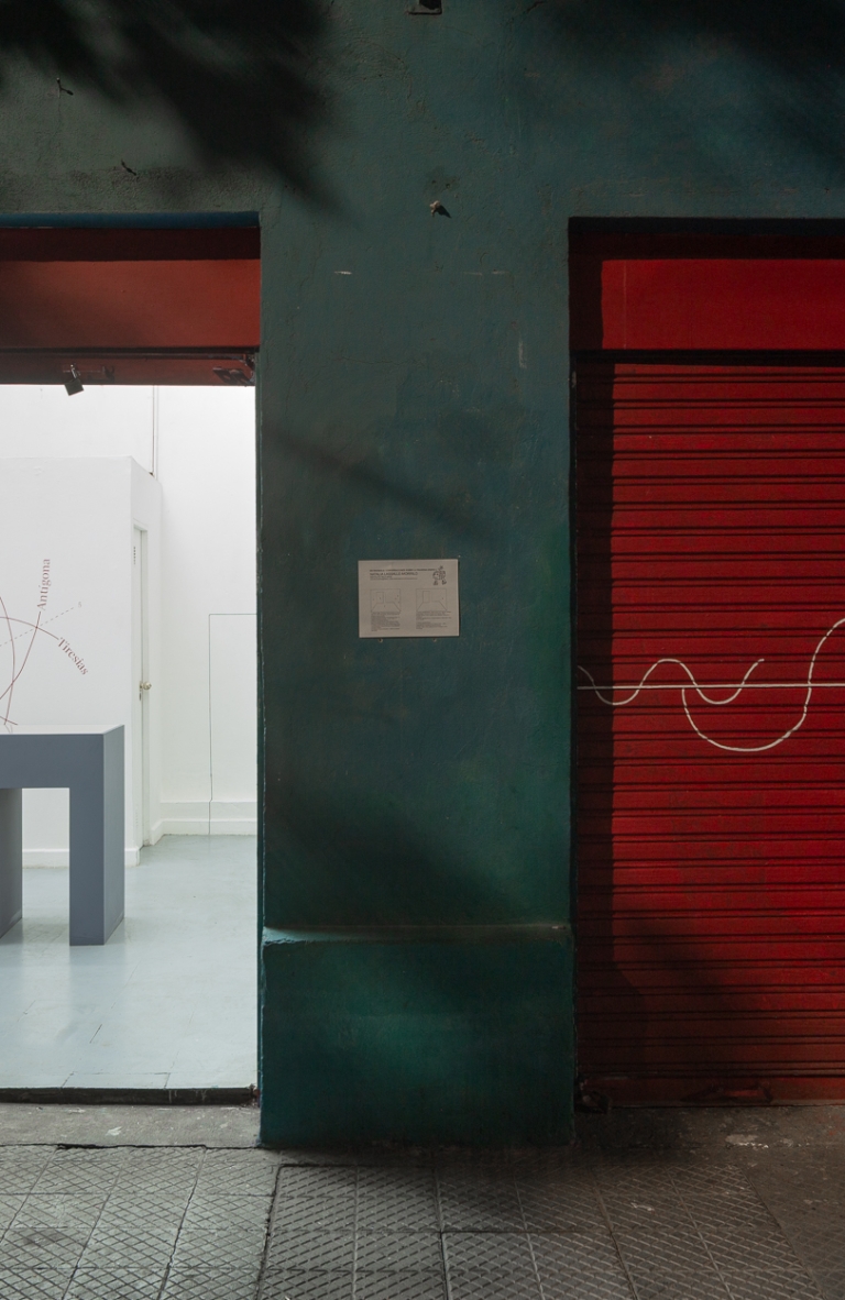 Cuatro mujeres, dos palabras, un corifeo y una epopeya común: la geografía afectiva de Natalia Lassalle-Morillo.