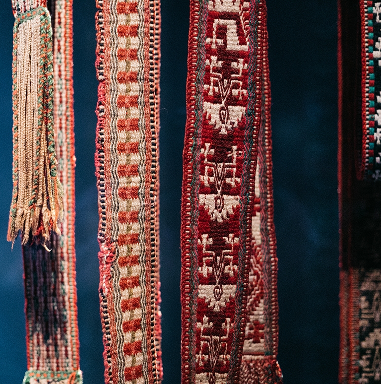 Pilar Alliende y la colección textil del Museo Precolombino: contando la historia del arte mayor de los Andes